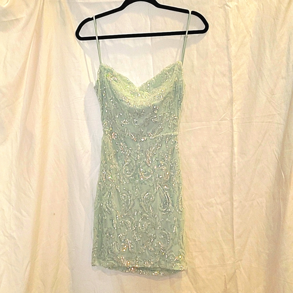 NWT Windsor sage sequins mini formal dress Size small